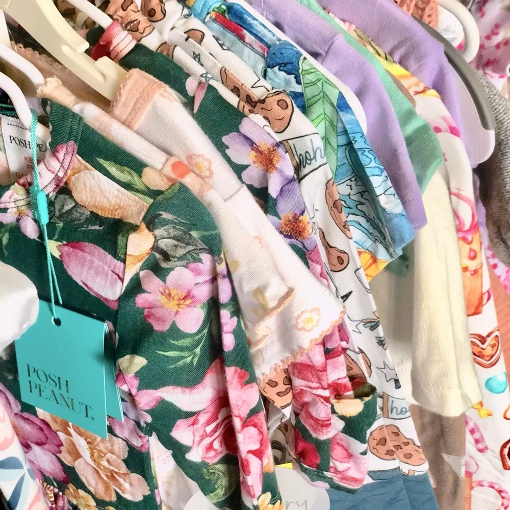 LIKE THIS LISTING TO BE NOTIFIED WHEN I GO LIVE!🛍️ - Picture 1 of 1
